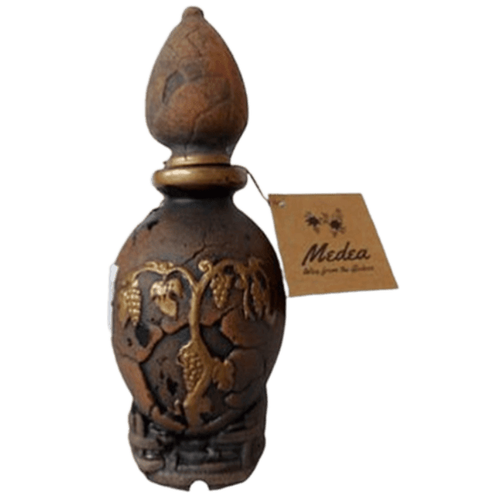 Medea Grape Wreath Semi Sweet Red Wine - 750ML 